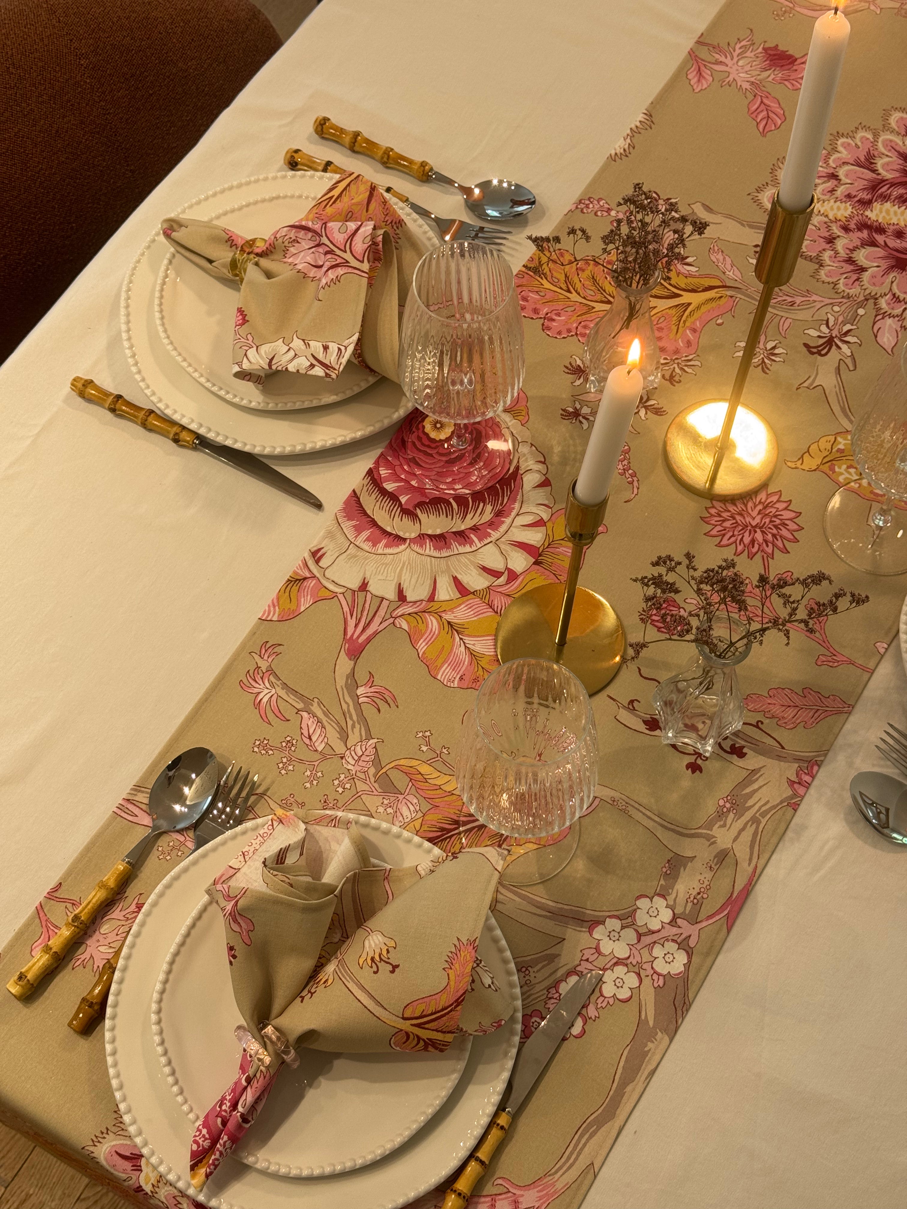 Chemin de Table Anna